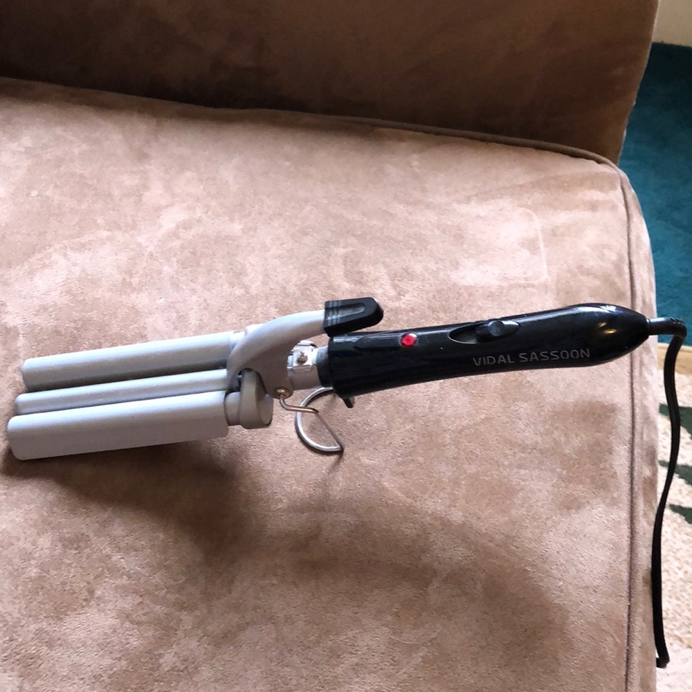 Three barrel hair curler